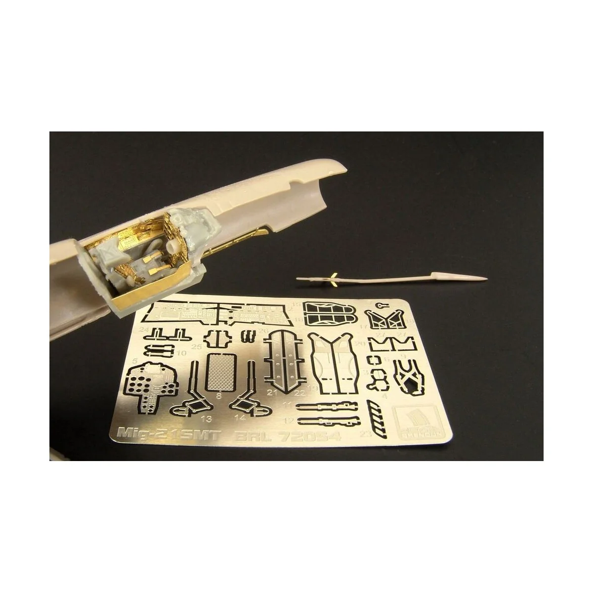 Mig 21 SM-SMT (RV RVMP72030), 1/72 - Brengun BRL72055