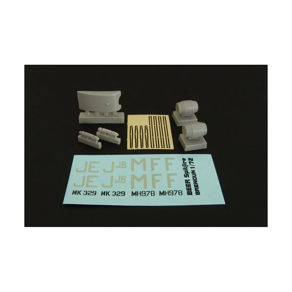 Beer Spitfire Mk IX, 1/72 - Brengun BRL72063 Beer Spitfire Mk IX, 1/72 - Brengun BRL72063