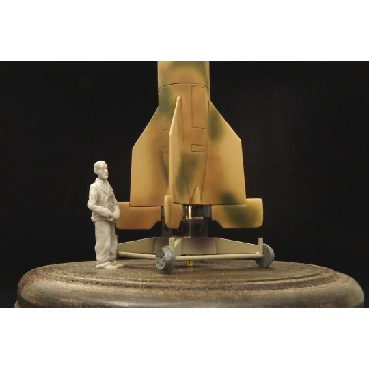 Wernher von Braun, 1/72 - Brengun BRL72076 Wernher von Braun, 1/72 - Brengun BRL72076