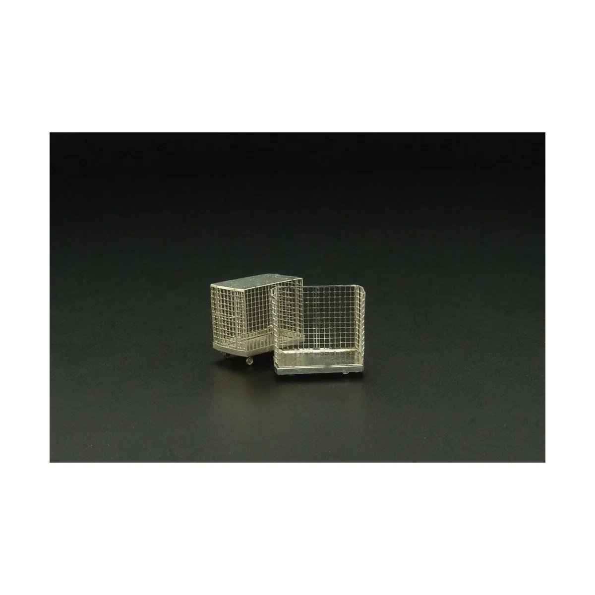 Baggage carts, 1/72 - Brengun BRL72085