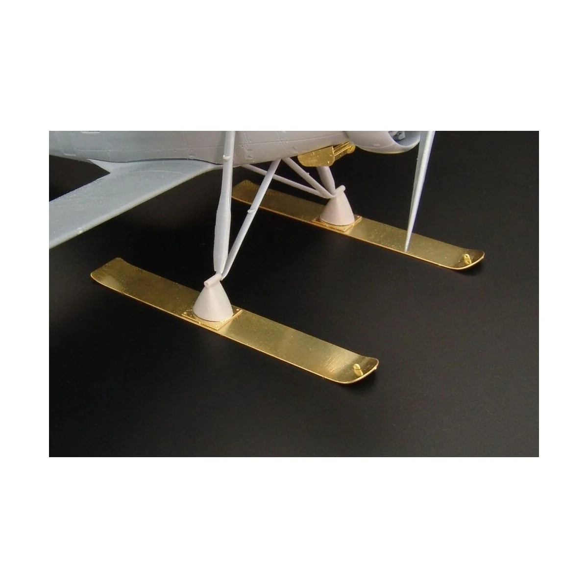 Š-328 Ski (Special Hobby kit) - Brengun BRL72104