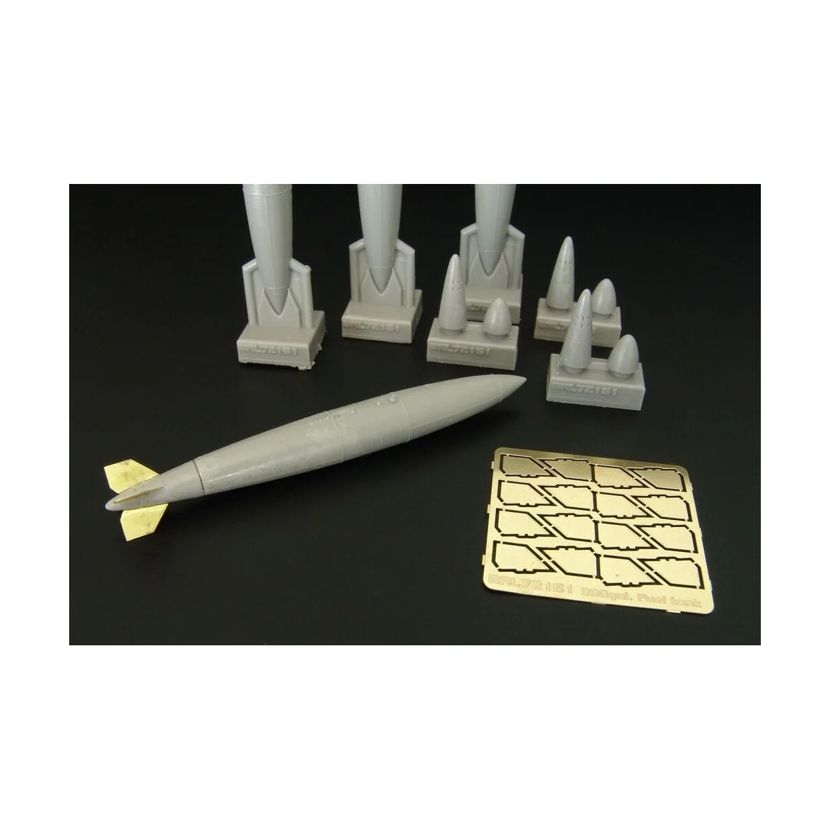 US 300gal Fuel tanks, 1/72 - Brengun BRL72161