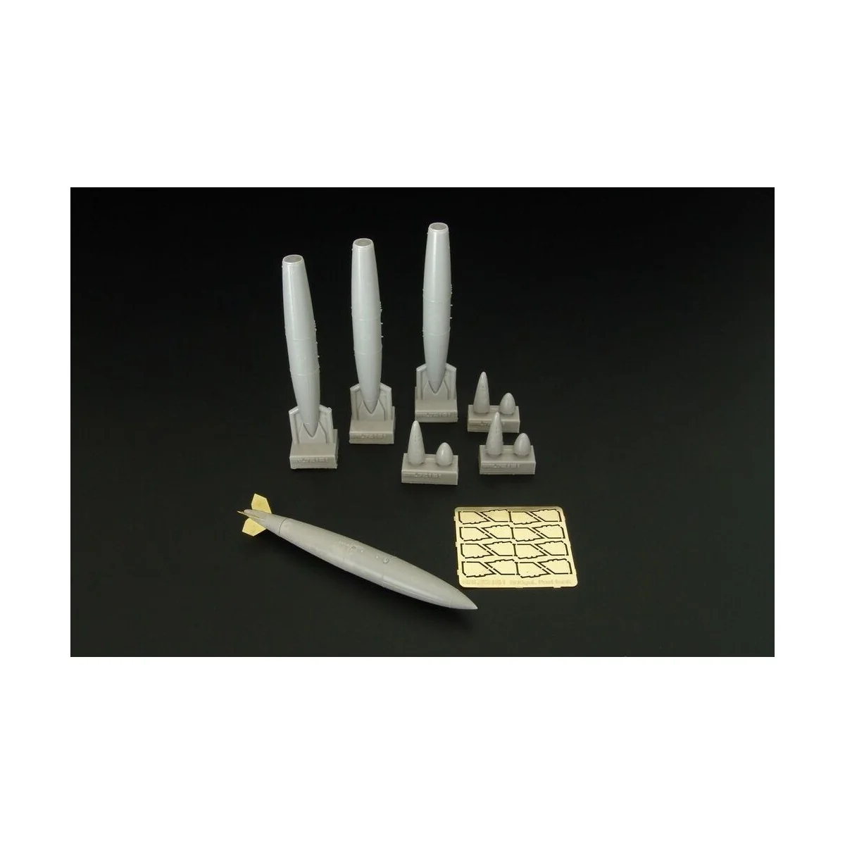 US 300gal Fuel tanks, 1/72 - Brengun BRL72161