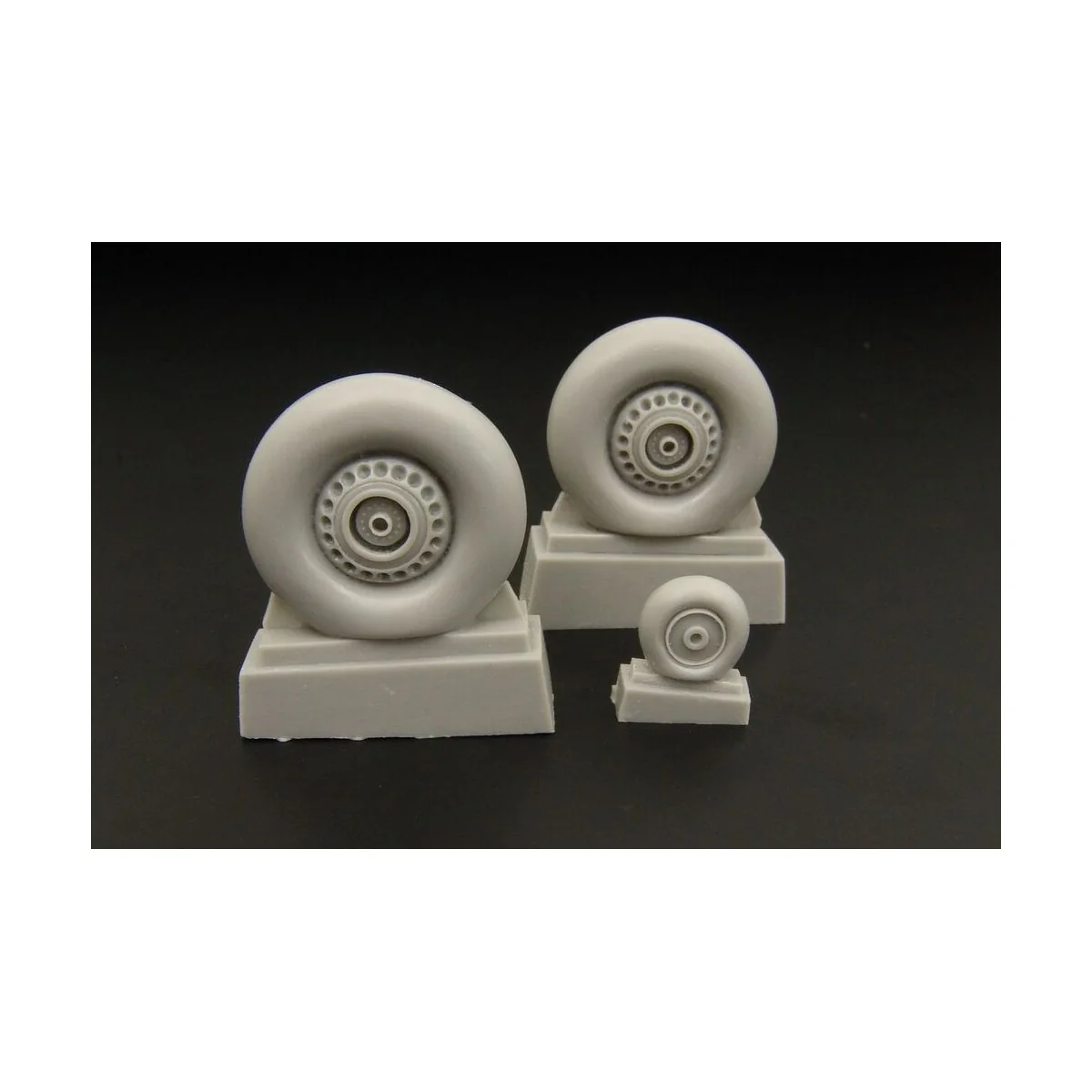 Wellington wheel set for (TRUMPETER), 1/48 - Brengun BRL48043