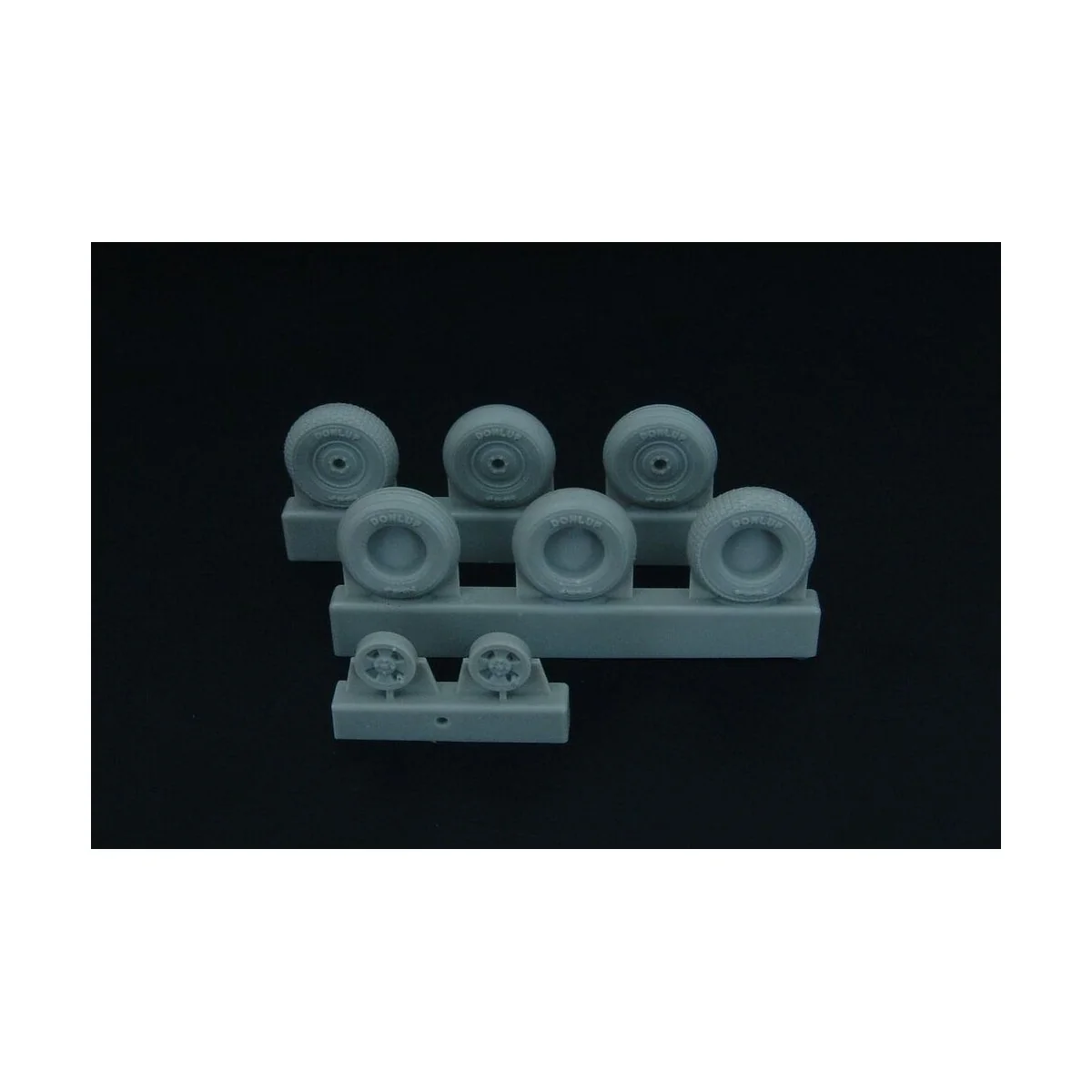 Spitfire 4 spoke wheels set (3 types of tires), 1/48 - Brengun BRL4...