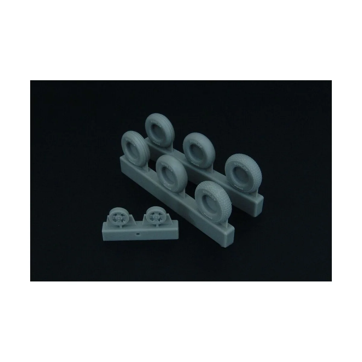 Spitfire 4 spoke wheels set (3 types of tires) - Brengun BRL48097