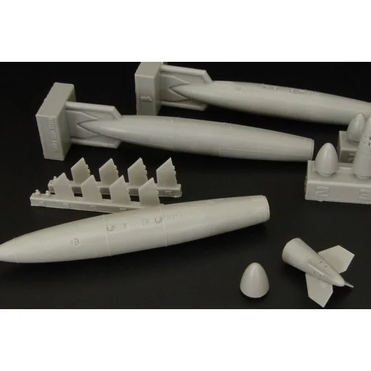 US 300gal Fuel tanks, 1/48 - Brengun BRL48105 US 300gal Fuel tanks, 1/48 - Brengun BRL48105