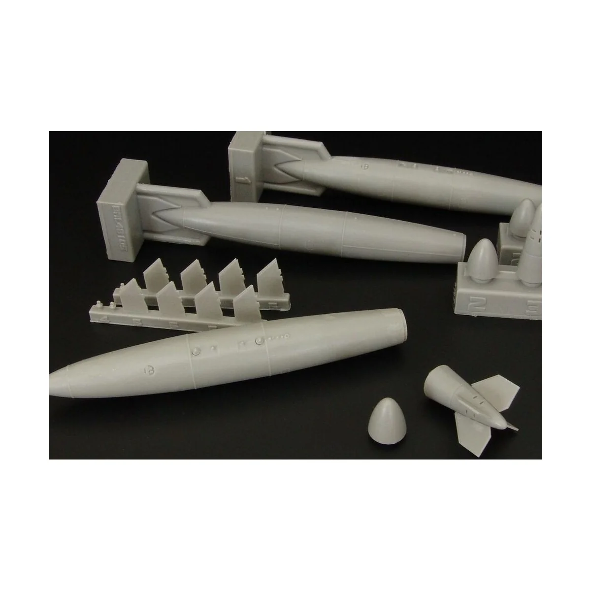 US 300gal Fuel tanks, 1/48 - Brengun BRL48105 US 300gal Fuel tanks, 1/48 - Brengun BRL48105