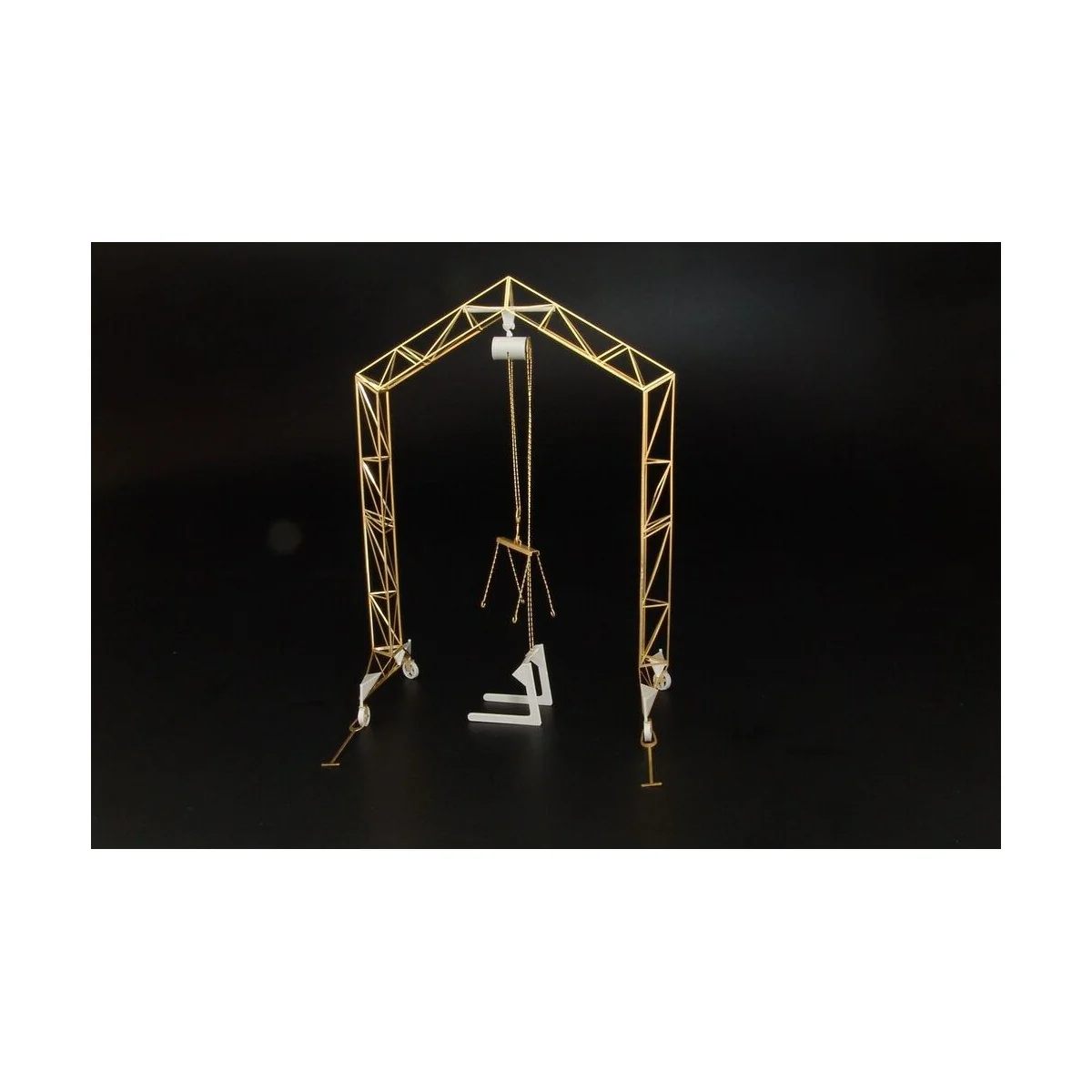 German airfield portal crane - Brengun BRS48004