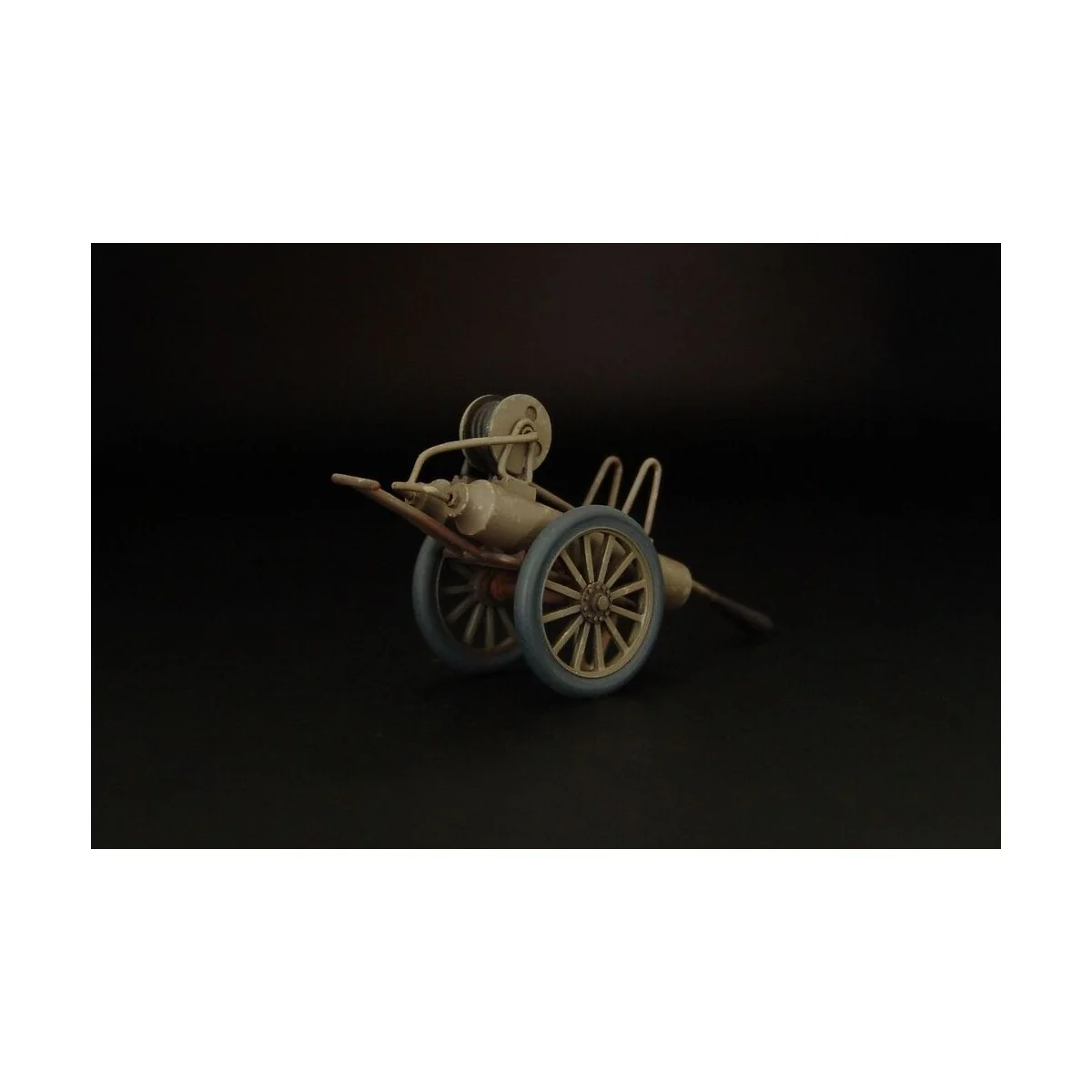 Japanese airfield fire-extinguisher - Brengun BRS48007