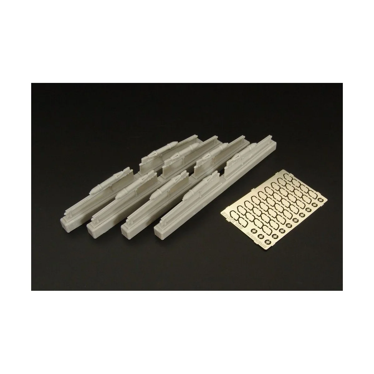 Soviet rockets RS82, 1/32 - Brengun BRL32022