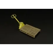 Pallet truck w- palette, 1/32 - Brengun BRL32027