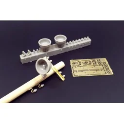 Lamps and telegraph insulators, 1/35 - Hauler HLU35113