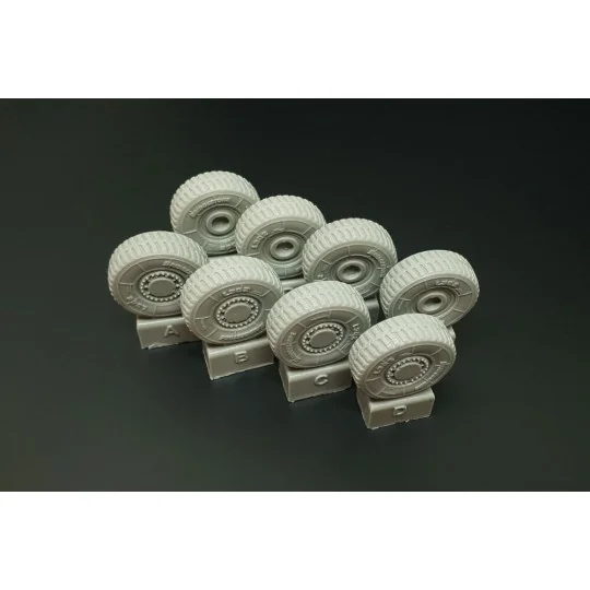 JGSDF Type 16 Wheels (Aoshima kit), 1/72 - Hauler HLH72094 JGSDF Type 16 Wheels (Aoshima kit), 1/72 - Hauler HLH72094