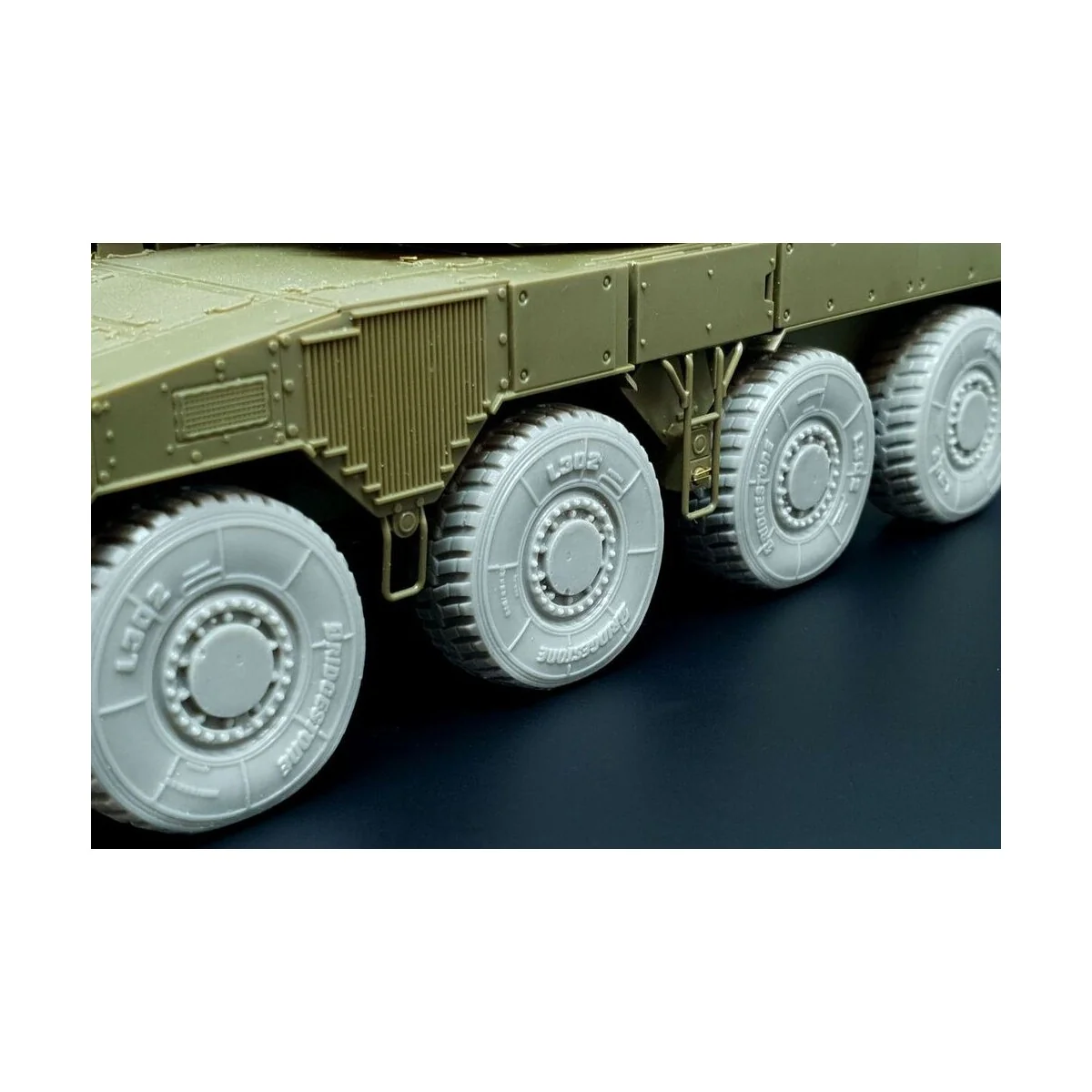 JGSDF Type 16 Wheels (Tamiya kit), 1/48 - Hauler HLX48392