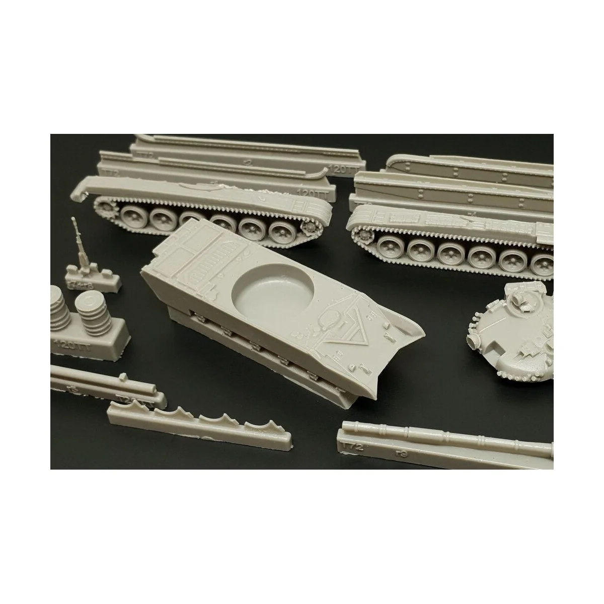 T-72 main battle tank, 1/120 - Hauler HTT120079 T-72 main battle tank, 1/120 - Hauler HTT120079