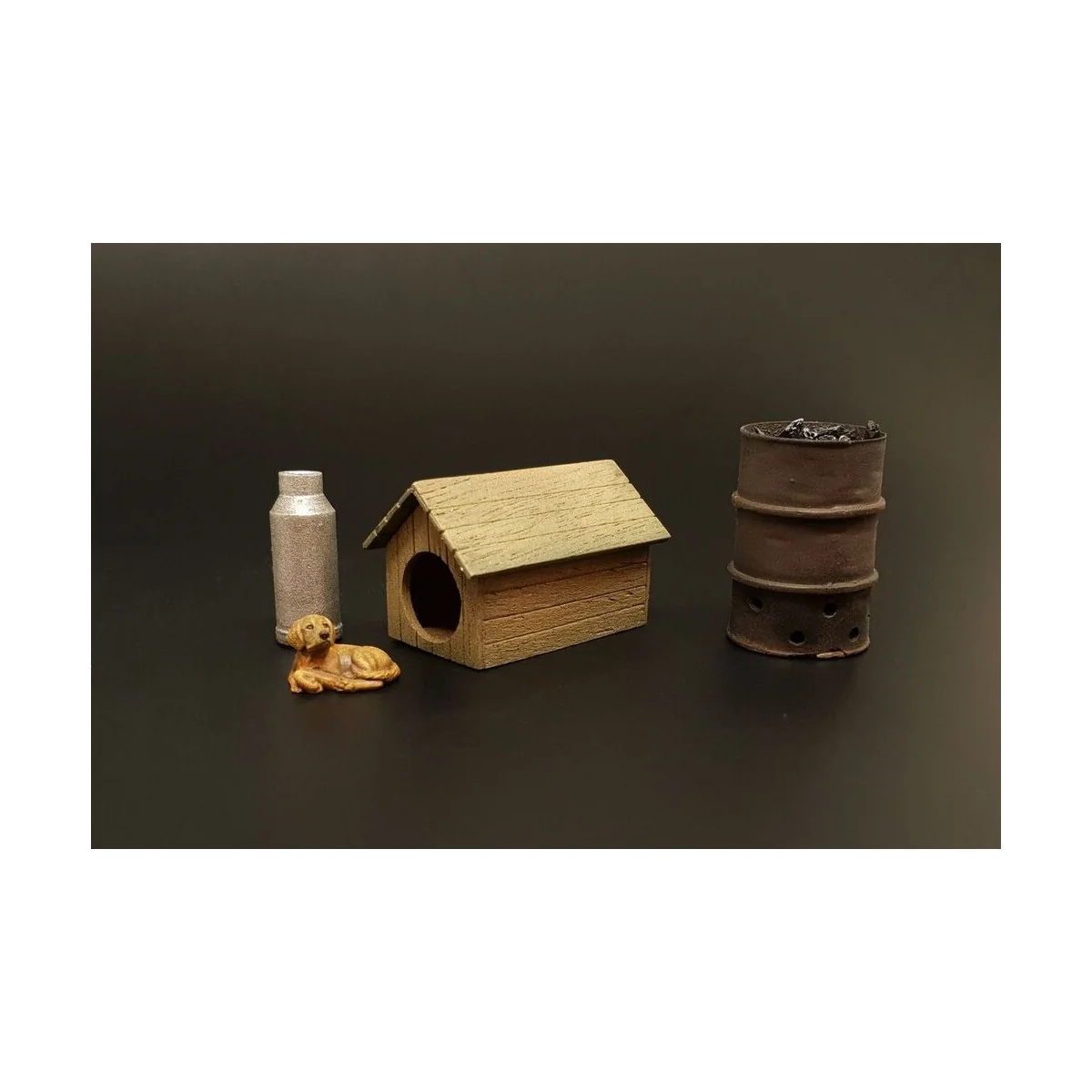 Dog house with dog - Hauler HLU35118