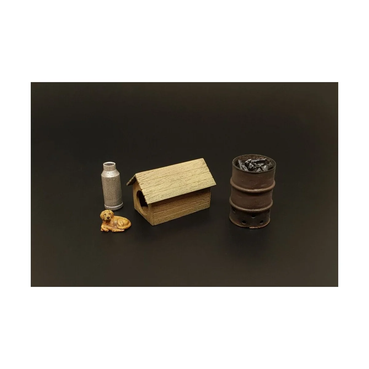 Dog house with dog, 1/35 - Hauler HLU35118