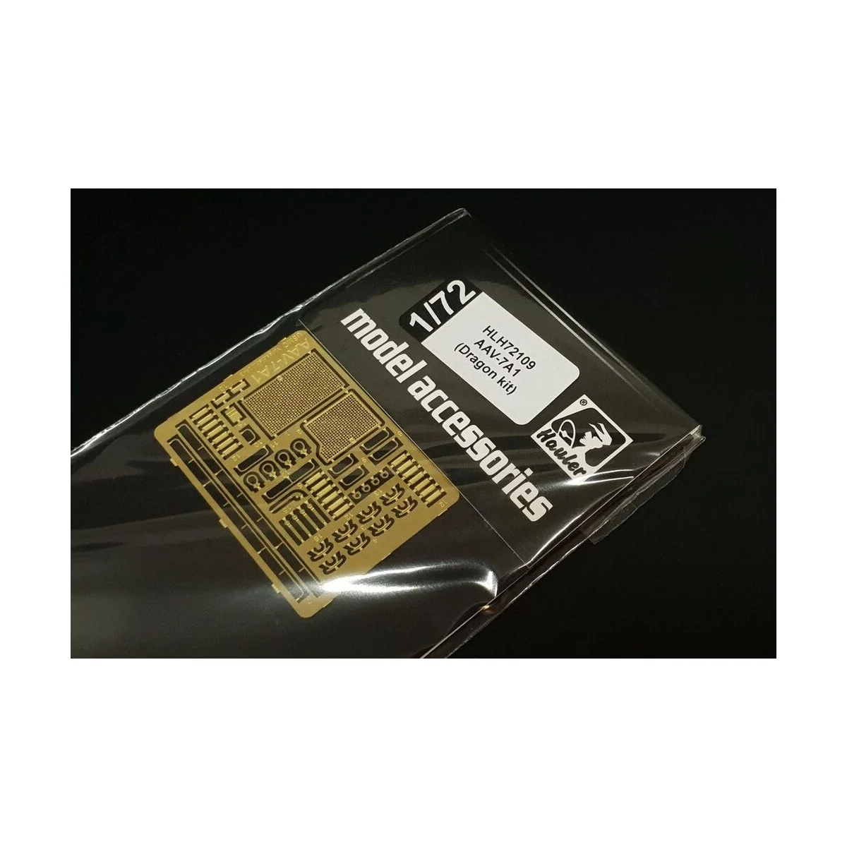 AAV-7A1 (Dragon kit), 1/72 - Hauler HLH72109 AAV-7A1 (Dragon kit), 1/72 - Hauler HLH72109