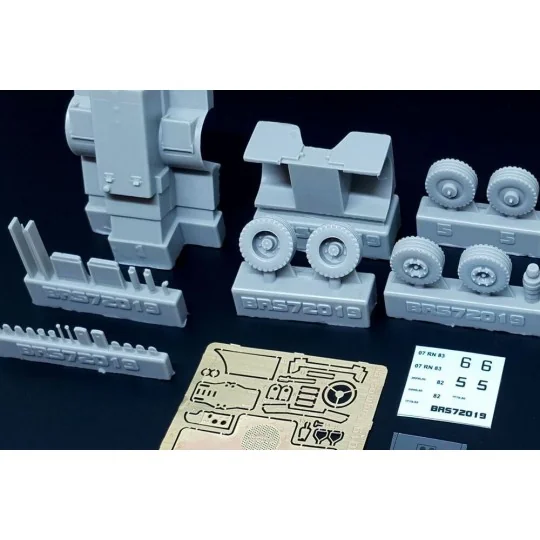 UK Tugmaster tractor, 1/48 - Brengun BRS72019