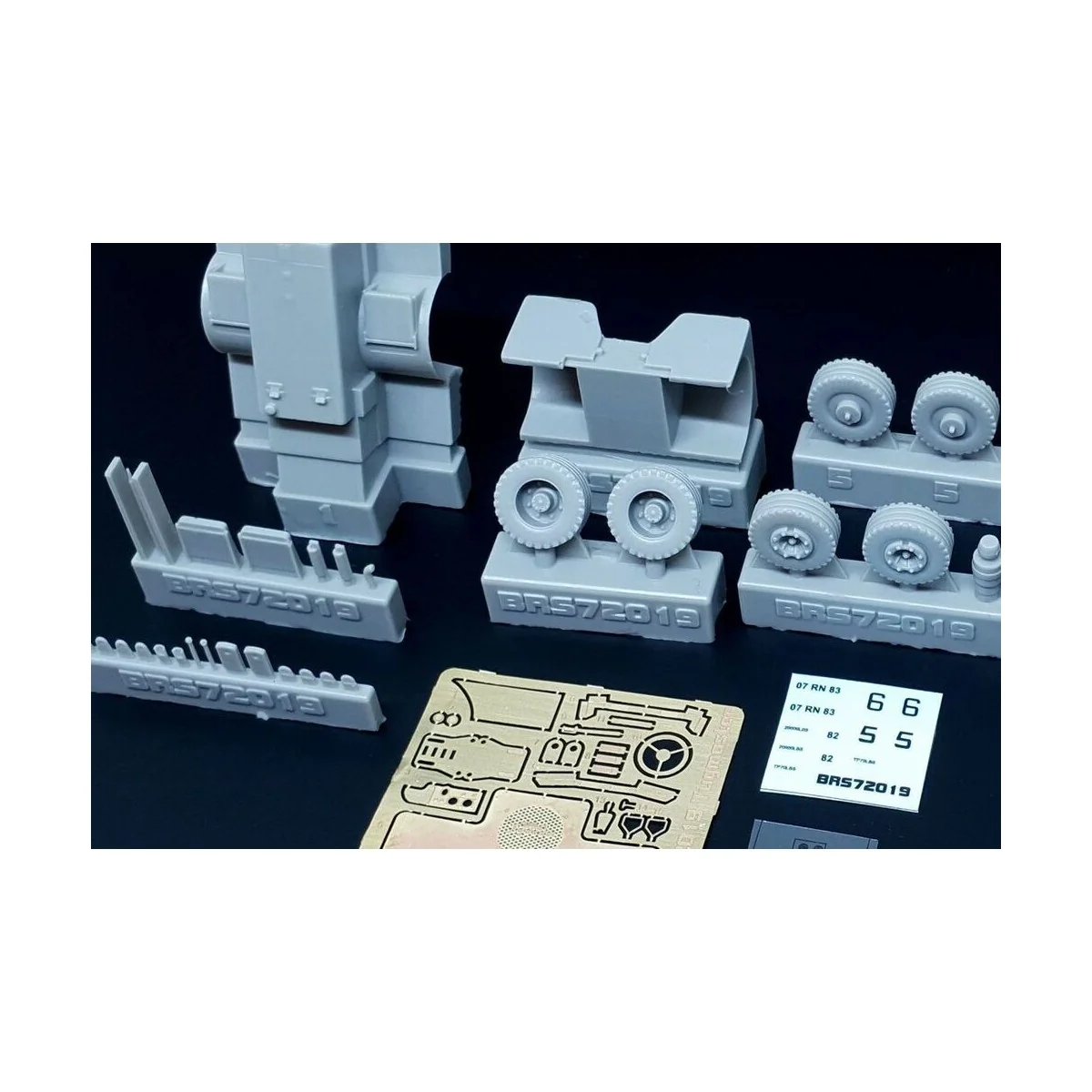 UK Tugmaster tractor - Brengun BRS72019