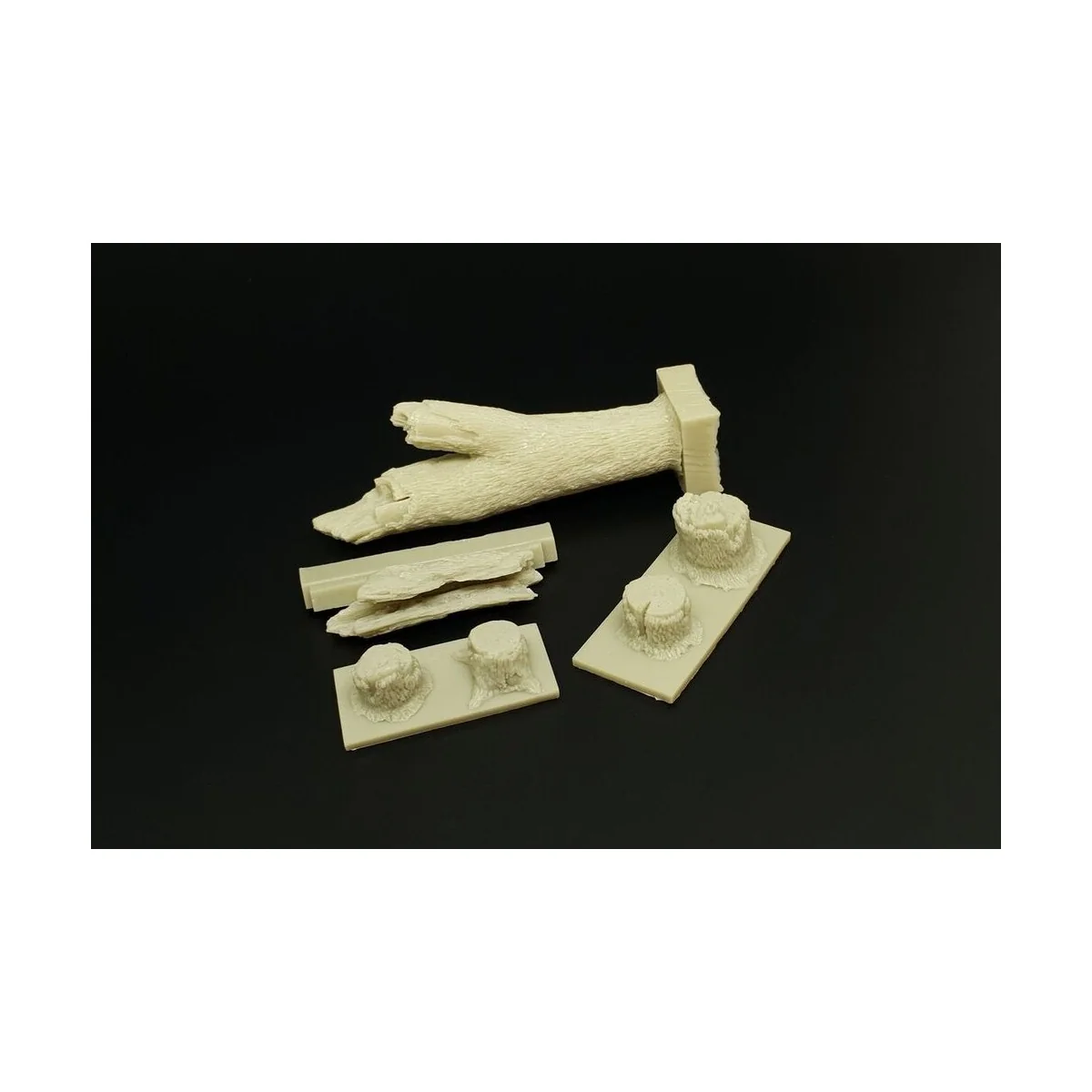 TREE TRUNKS and STUMPS, 1/48 - Hauler HLX48399