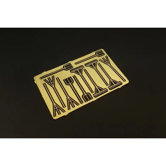 Pitchforks and rakes, 1/72 - Hauler HLH72131 Pitchforks and rakes, 1/72 - Hauler HLH72131