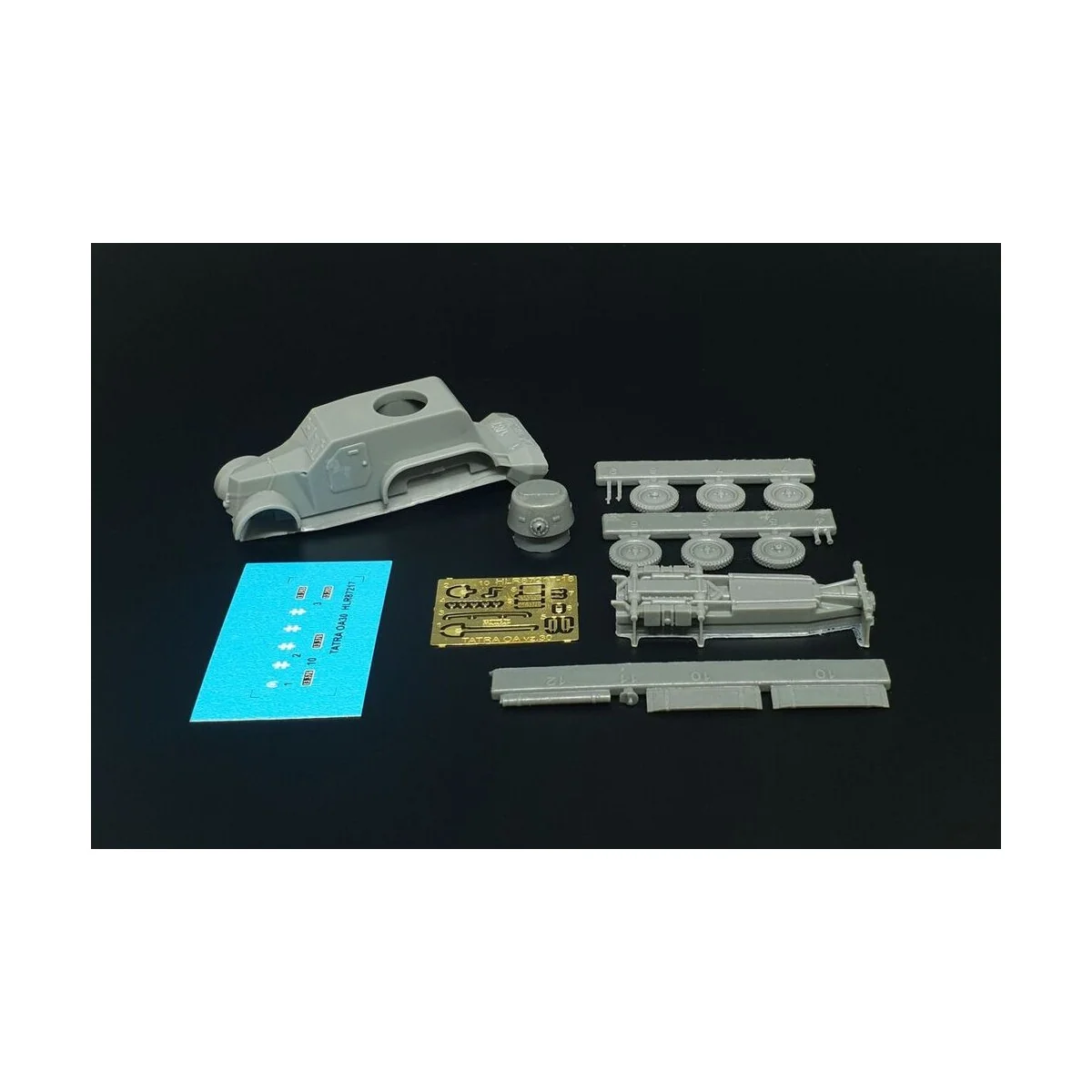 Tatra OA vz.30 armored car - Hauler HLR87217