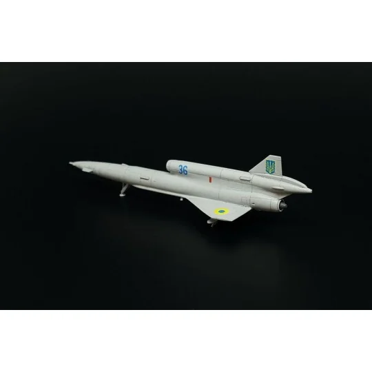 Tupolev Tu-141 Strizh, 1/144 - Brengun BRS144065
