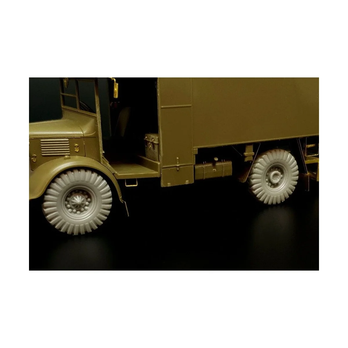 British 2-Ton 4x2 Ambulance (Austin K2) WHEELS for Tamiya, 1/48 - H...