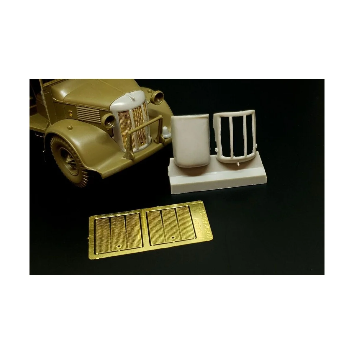 British 2-Ton 4x2 Ambulance (Austin K2) FRONT GRILL for Tamiya, 1/4...