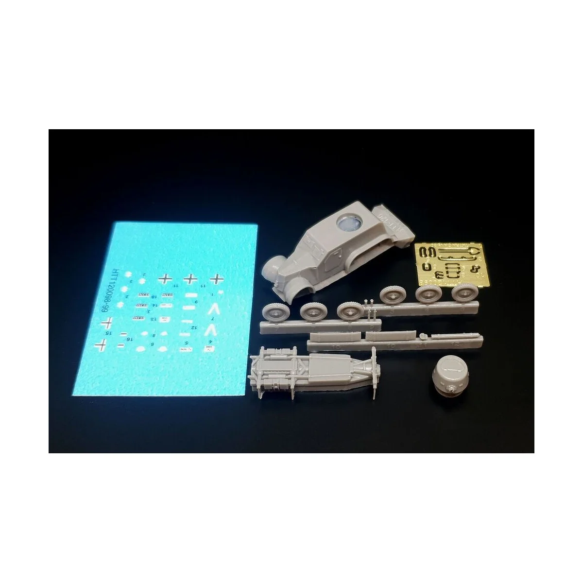 Tatra OA vz.30 armored car, 1/120 - Hauler HTT120098