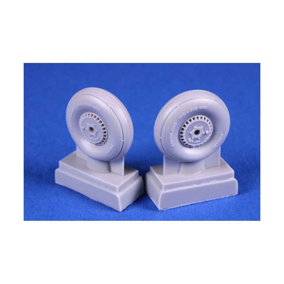 Fiat CR.42 Main Wheels (ICM kit) - CMK 129-5141