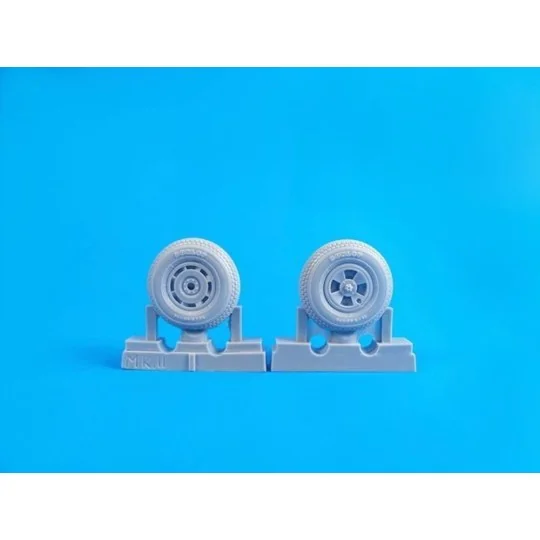 Tempest Mk.II/V/VI-Square Tread Pattern Mainwheels f. Spacial Hobby...