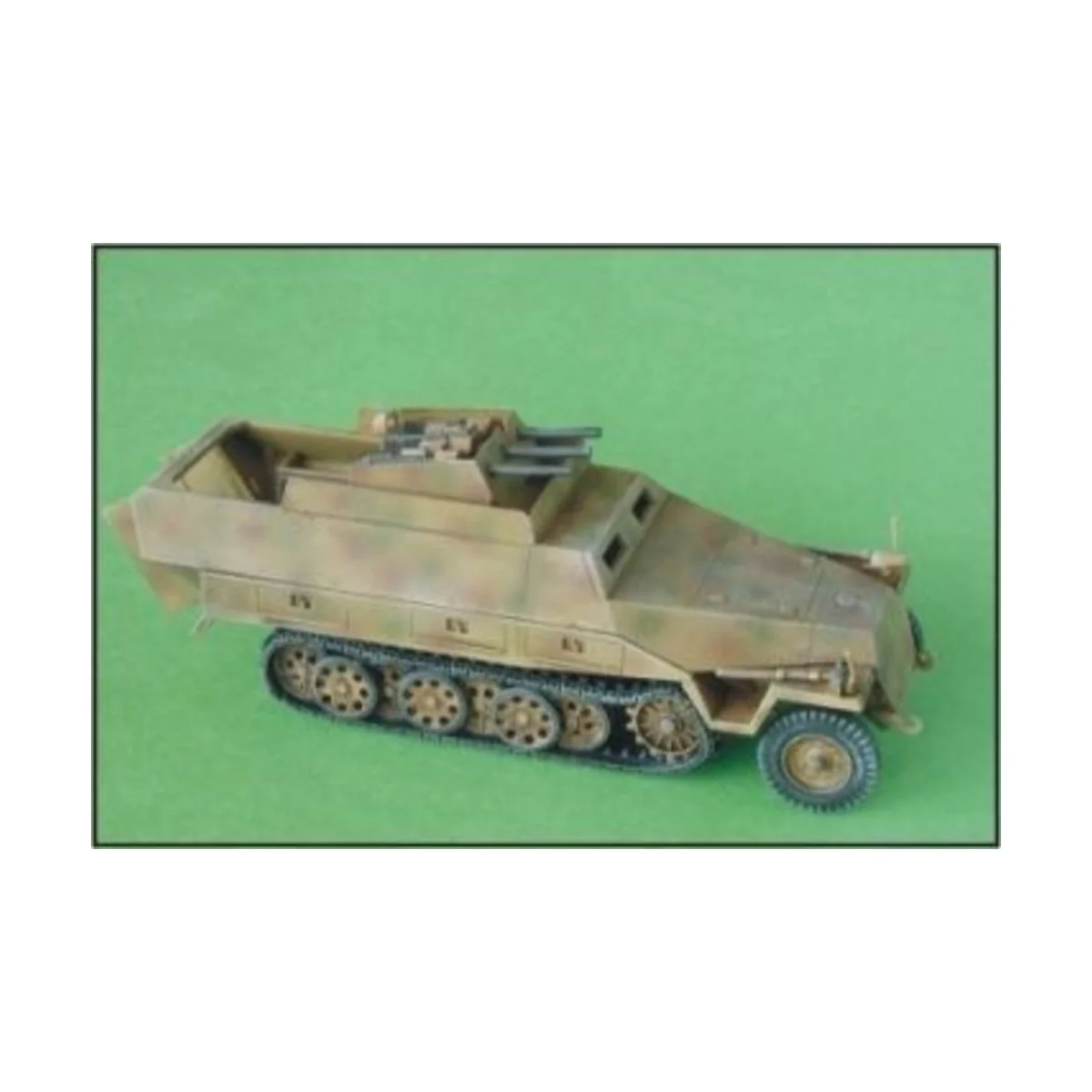 Sd.Kfz. 251/21 Ausf. D Drilling, 1/72 - CMK 129-2015 Sd.Kfz. 251/21 Ausf. D Drilling, 1/72 - CMK 129-2015