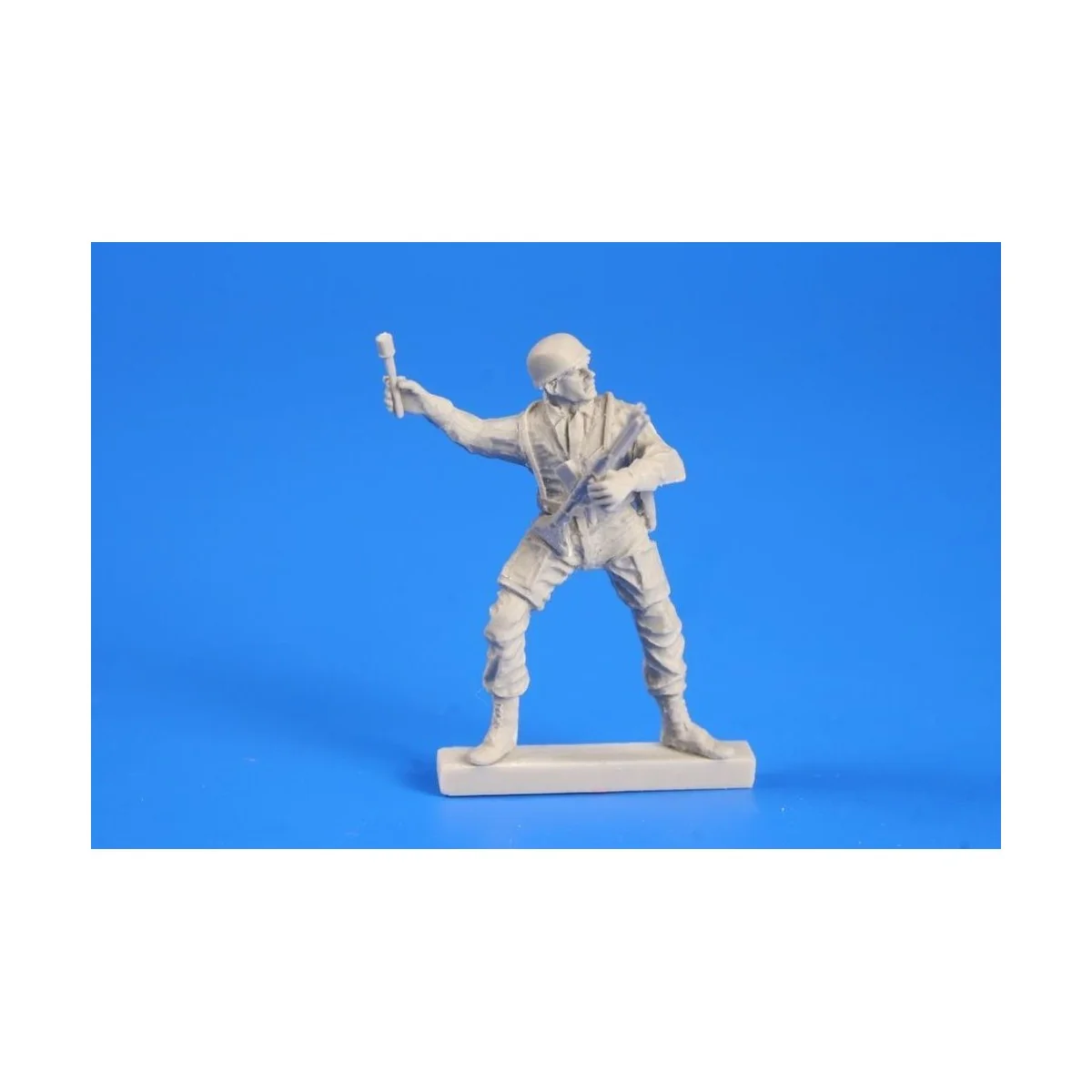 German WW II Paratroops with FG-42 - CMK 129-F48269