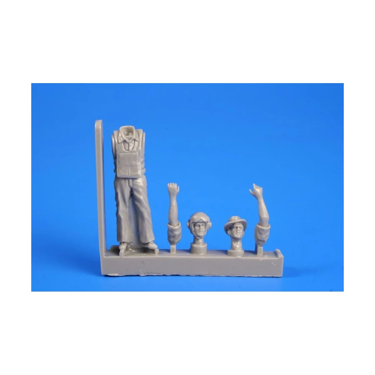 RAAF WWII Pilot (Pacific 1944/45), 1/48 - CMK 129-F48278