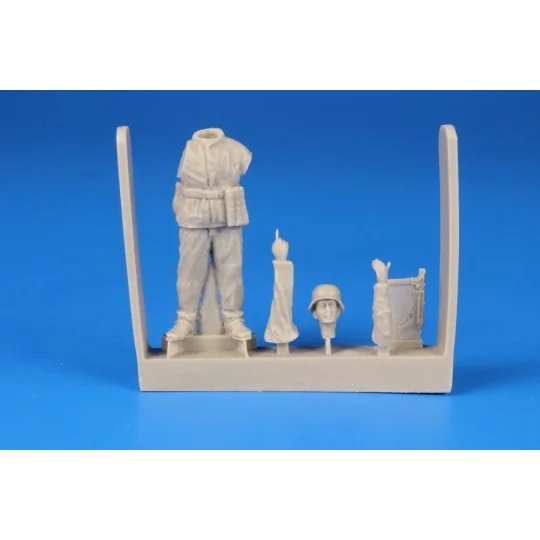 German WWII Solider-the Ardennes 1944, 1/48 - CMK 129-F48296