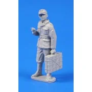 German WWII Soldier with Grenade Case - CMK 129-F48302