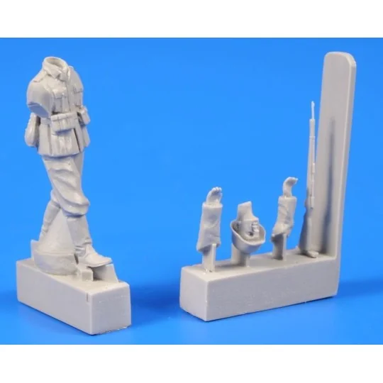 German WWII Soldier with Mauser 98 rifle, 1/48 - CMK 129-F48303 German WWII Soldier with Mauser 98 rifle, 1/48 - CMK 129-F48303