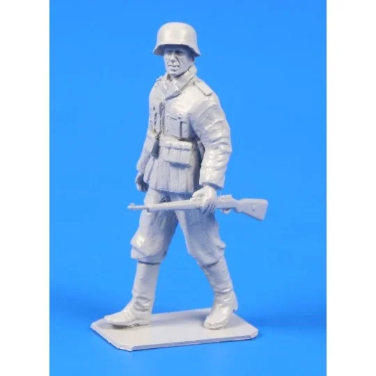 German WWII Soldier with Mauser 98 rifle, 1/48 - CMK 129-F48303 German WWII Soldier with Mauser 98 rifle, 1/48 - CMK 129-F48303