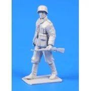 German WWII Soldier with Mauser 98 rifle - CMK 129-F48303