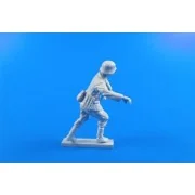 German WWII Motocycle Rider (pushing his machine)for Tamiya BMW kit... German WWII Motocycle Rider (pushing his machine)for Tamiya BMW kit...