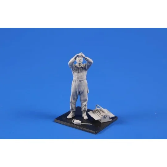 Siebel Si 204/Aero C-3 Mechanic (engine repair), 1/48 - CMK 129-F48357