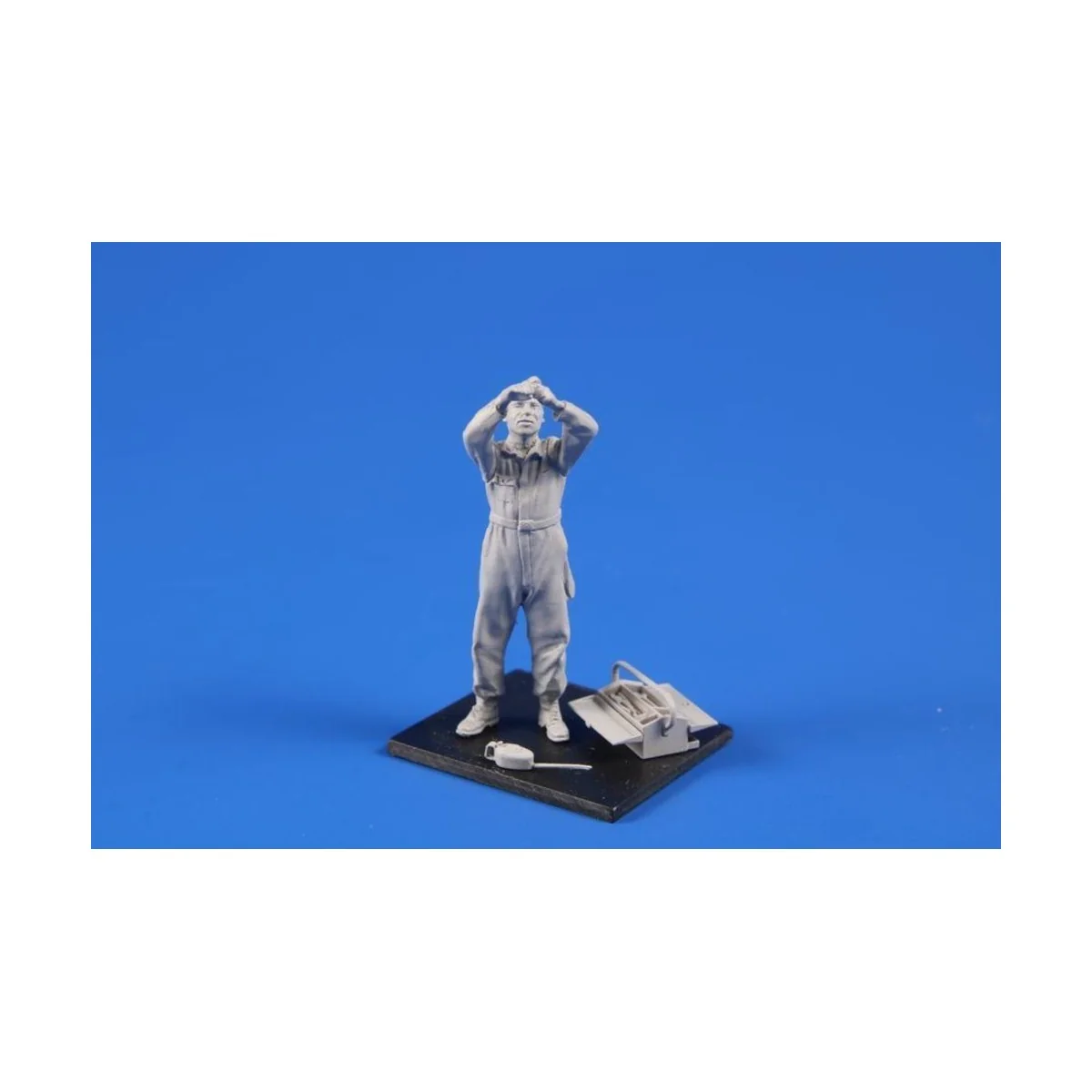 Siebel Si 204/Aero C-3 Mechanic (engine repair), 1/48 - CMK 129-F48357