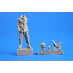 French WWII Tank Commander - CMK 129-F35257