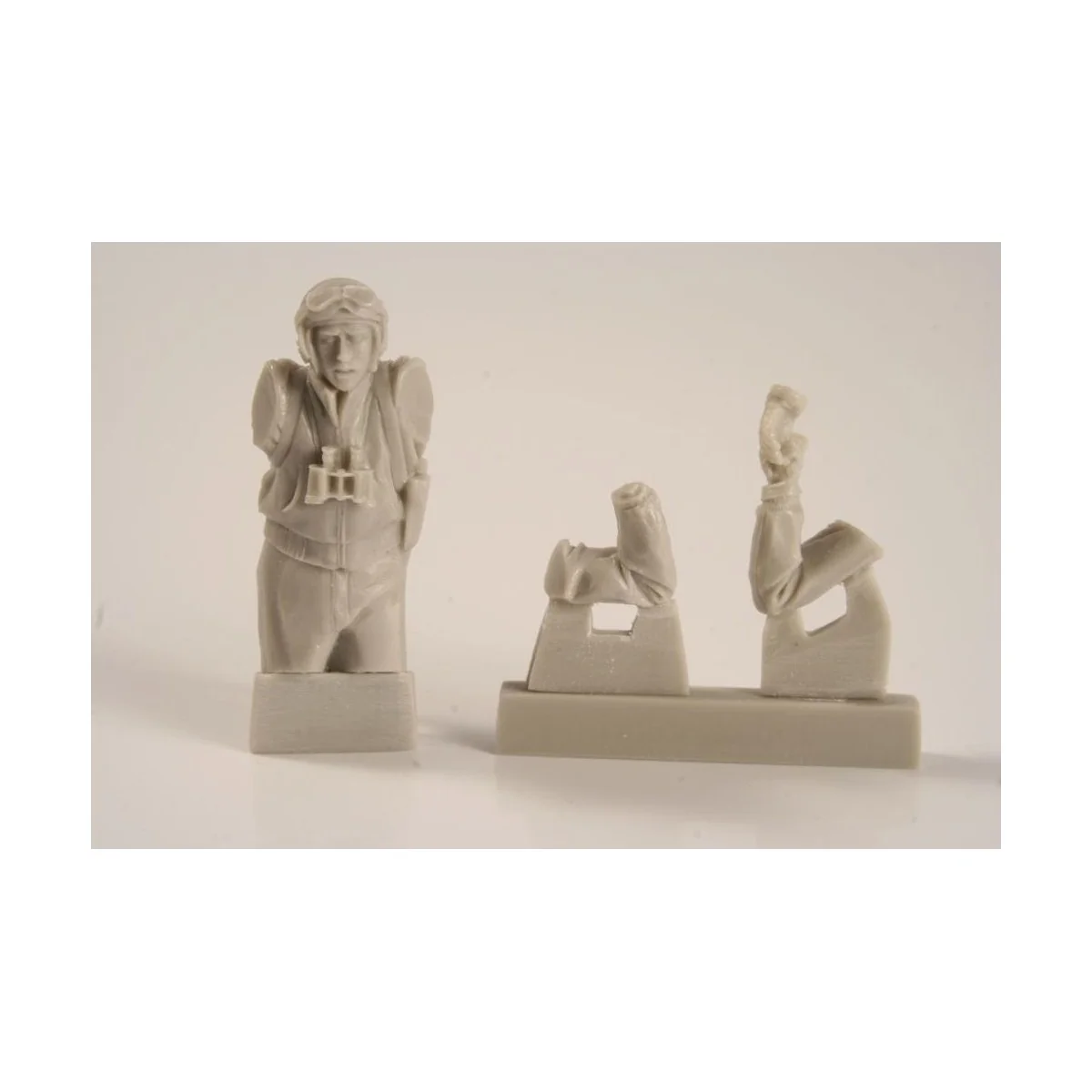 US WWII Tank Commander in turret, 1/35 - CMK 129-F35259