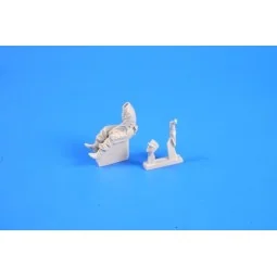 WW II German Hetzer Crewmember - CMK 129-F35261