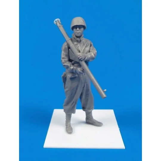 II US Army Soldier with Bazooka M1A2 (Anzio 1944) - CMK 129-F35284