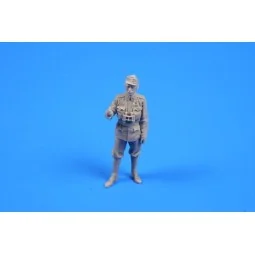 Austro-Hungarian WW I Officer, 1/35 - CMK 129-F35285